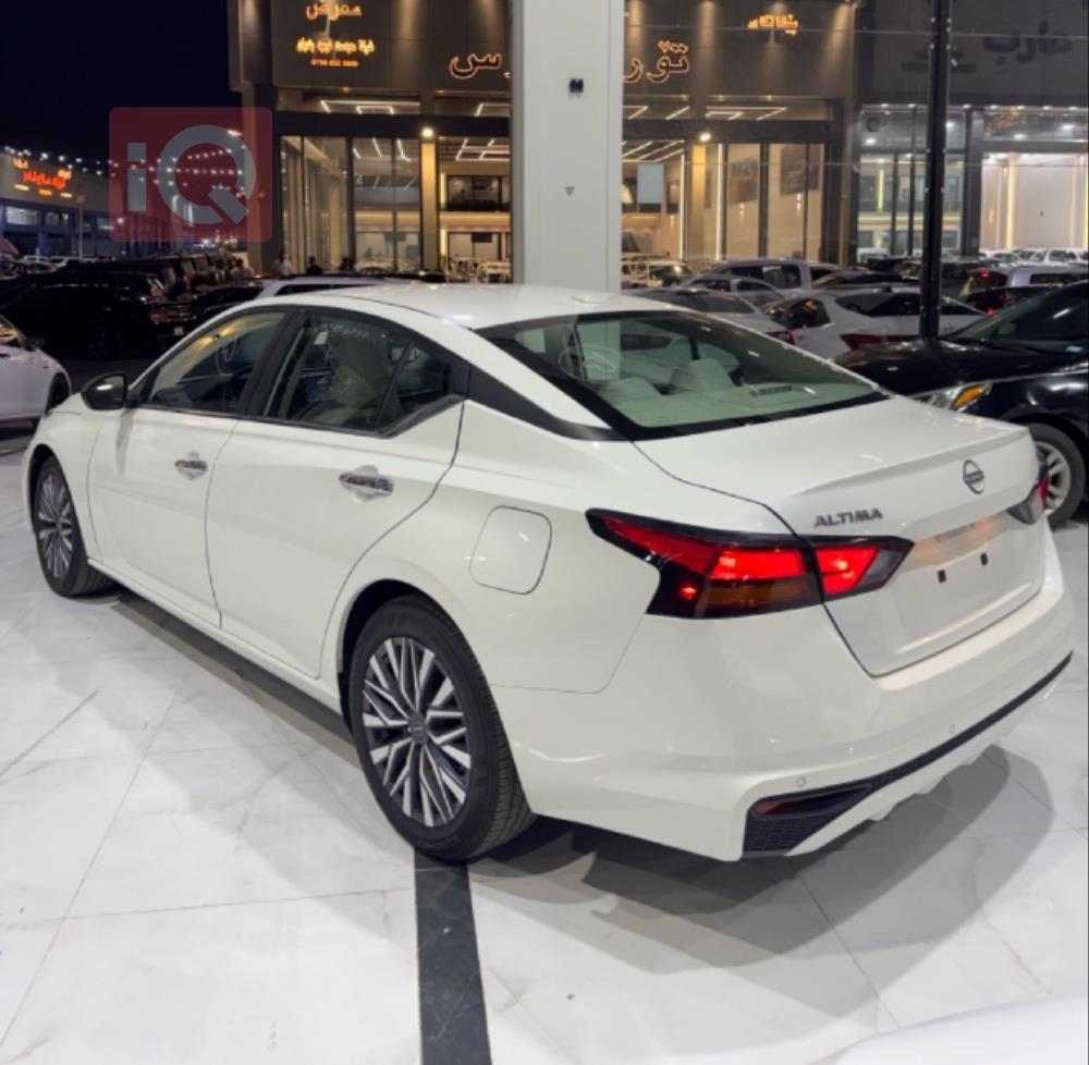 نیسان ئەلتیما